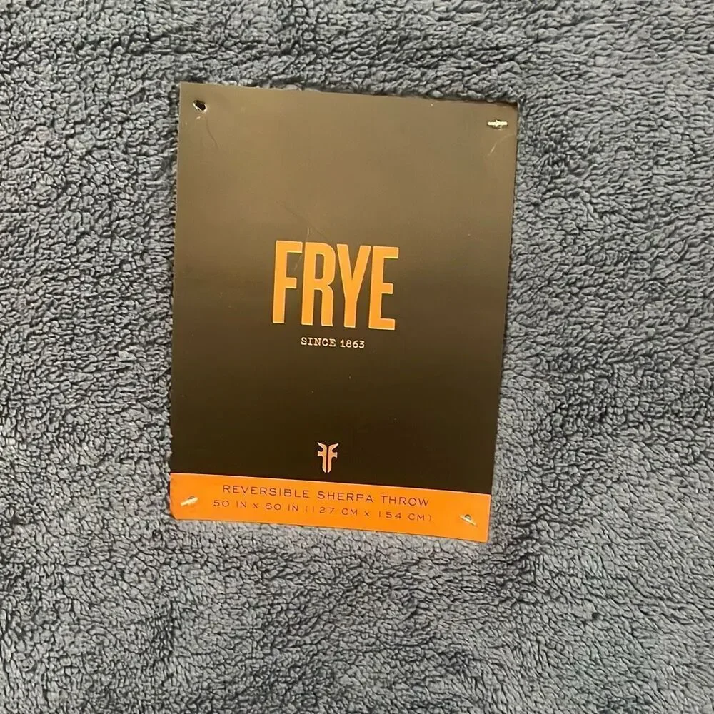 Frye NWT Sherpa Blanket Throw Reversible white Blue 50